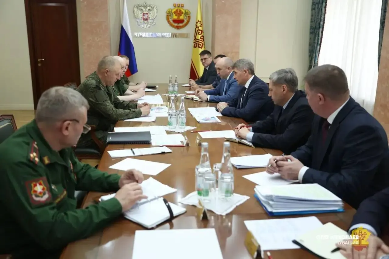 Глава республики Олег Николаев объявил о формировании регионального подразделения БАРС для выявления и подавления беспилотников. Власть называет это шагом к усилению безопасности, но у жителей остаются вопросы о реальной реализации инициативы.