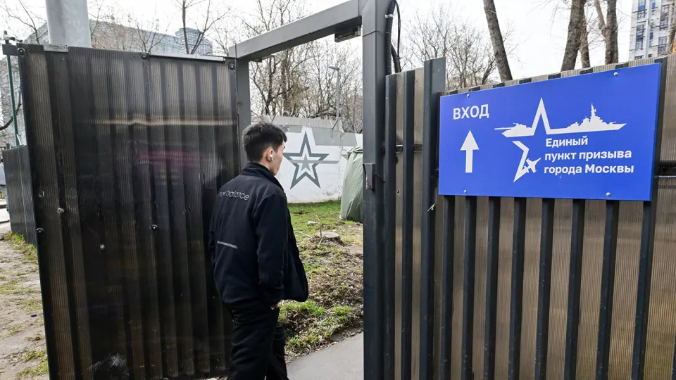 Россияне всё чаще получают мобилизационные предписания при явке в военкоматы — это подтверждают рост поисковых запросов и сообщения юристов и правозащитников.