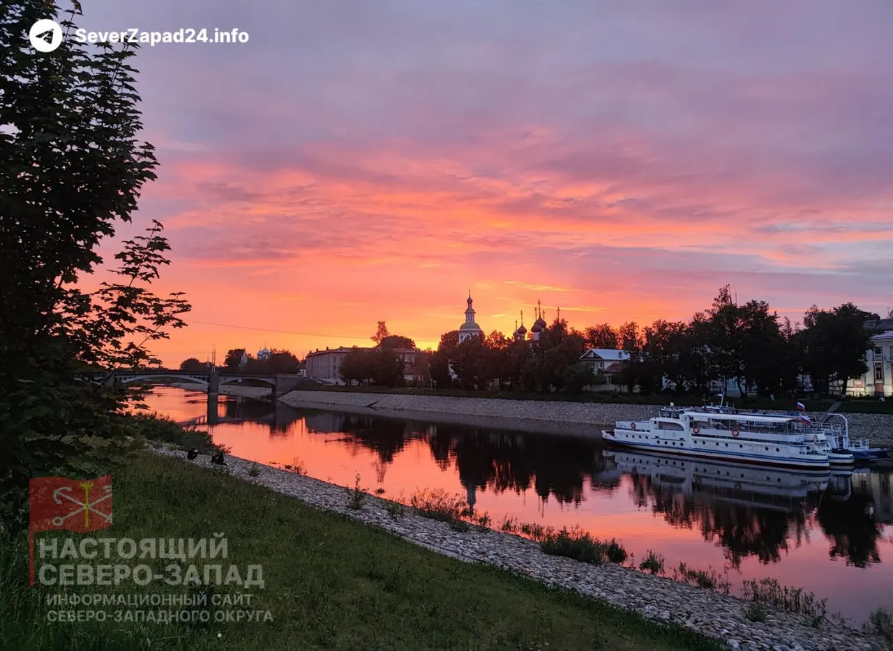 Короткий обзор ключевых событий дня: набор на СВО в Петербурге, критика медицины в Вологодской области, растущая тревога из‑за отключений интернета, засекреченные данные о бомбоубежищах и снижение добычи нефти.