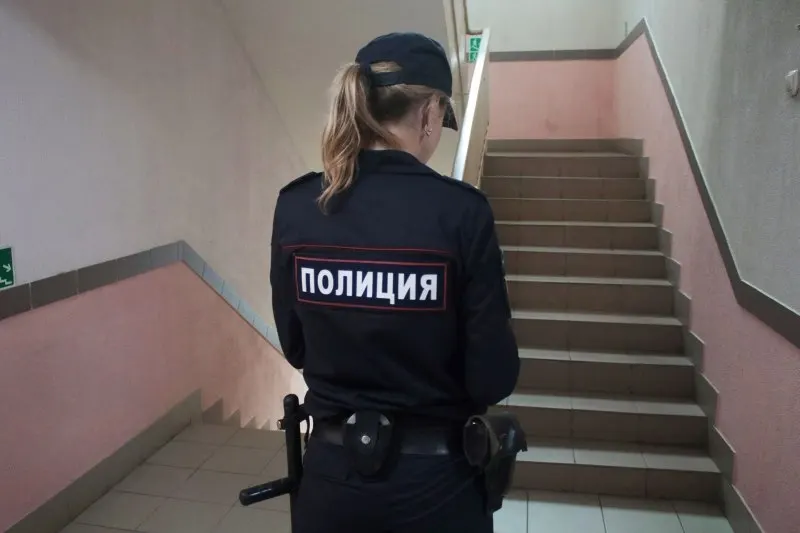 В Санкт-Петербурге пресекли деятельность межрегиональной преступной группы, которая через коррупционные связи и фирмы‑однодневки забирала федеральные и региональные выплаты, предназначенные контрактникам.