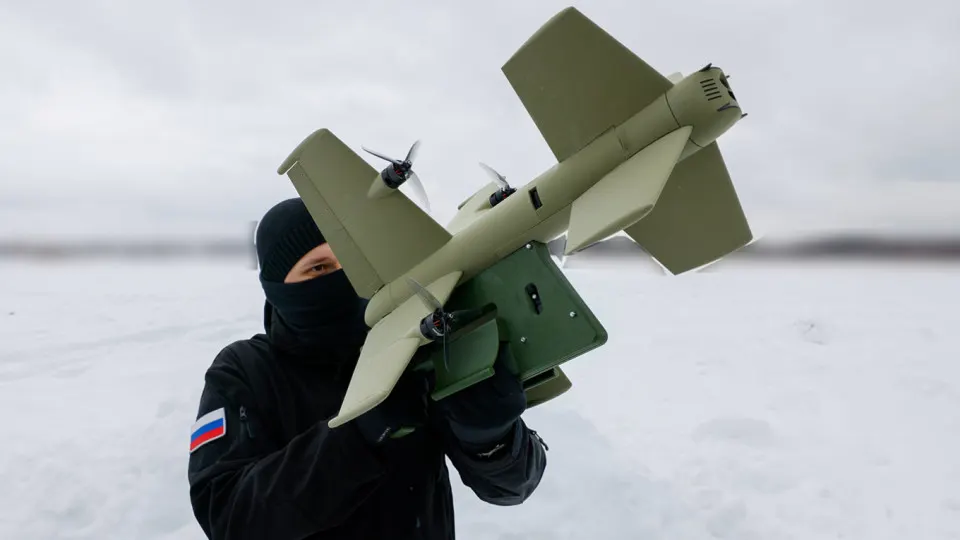 За первые шесть месяцев 2026 года подготовку для войск беспилотных систем прошли чуть более 8 тыс. специалистов при запланированных около 34,4 тыс.; отставание объясняют снижением темпов набора и неэффективной вербовкой студентов.
