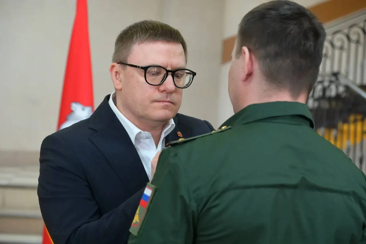 В Челябинской области сообщили об упрощении условий единовременных выплат участникам СВО и их семьям, однако на практике многие вынуждены добиваться помощи через суды, а родственники погибших остаются без обещанной поддержки.