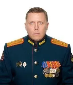 Самарский гарнизонный военный суд арестовал полковника Дмитрия Ткаченко по подозрениям в мошенничестве и превышении должностных полномочий. Следствие проверяет возможную причастность к схеме с выплатами за контрактников для участия в СВО.