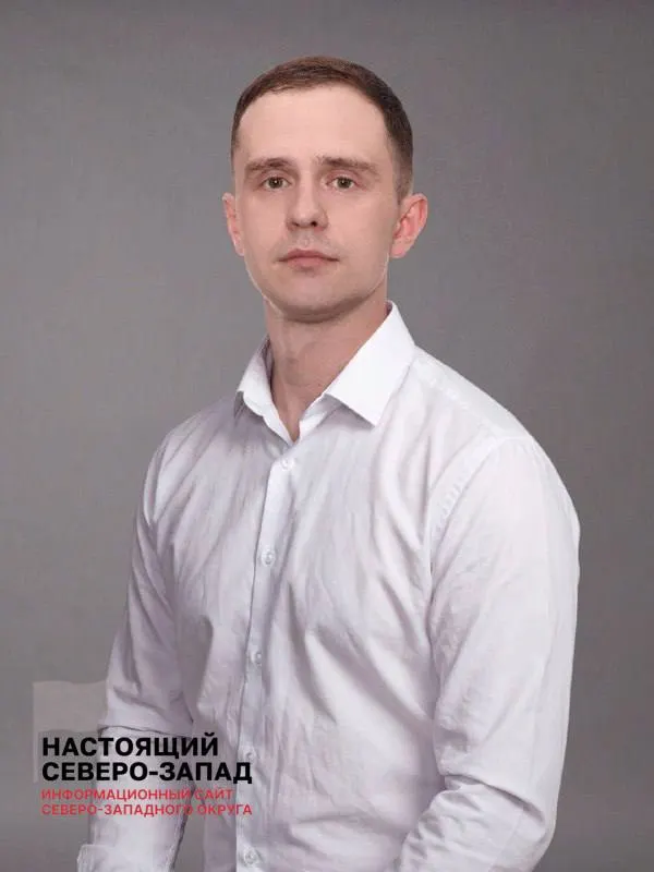 31-летний Евгений Жигалов планировал баллотироваться в Законодательное собрание Санкт‑Петербурга и подал рапорт на отпуск, но рапорт не был рассмотрен. После перевода он исчез из связи, а LDPR пытается вернуть кандидата и обжаловать решение военных.