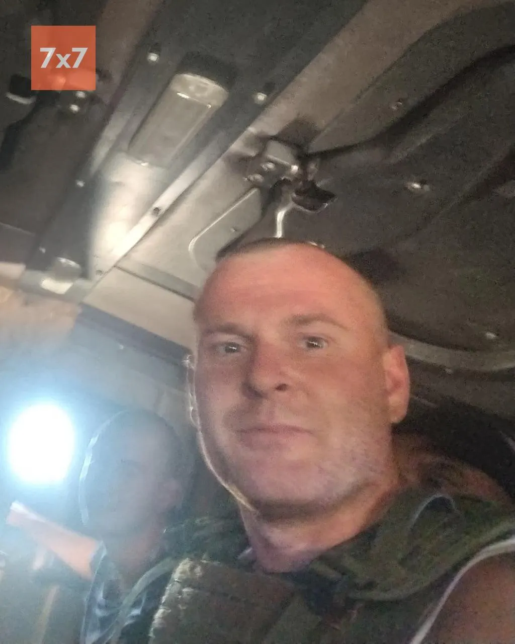 По словам матери 33-летнего Александра Степанова, вечером 19 августа мужчину увезли из магазина в микрорайоне Заря, избили и посадили в легковой автомобиль. Затем утверждают, что в военкомате оформили документы за считанные минуты, после чего сын оказался в Донецке. Женщина подала обращения в надзорные органы; ответов пока нет.