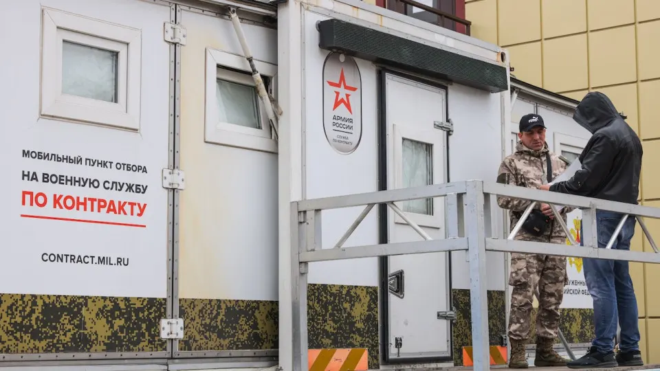 Москва не намерена объявлять принудительную мобилизацию, но нарастит вербовку контрактников и давление на регионы для пополнения армии.