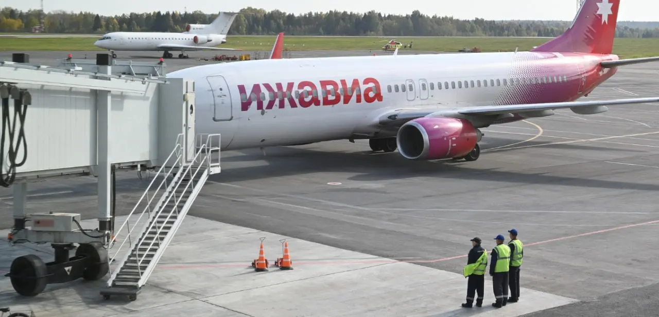 Компания объявила набор в огневую группу для защиты аэропорта от БПЛА; кандидаты с любой категорией годности, контракт с Минобороны и зарплата до 150 тысяч рублей.