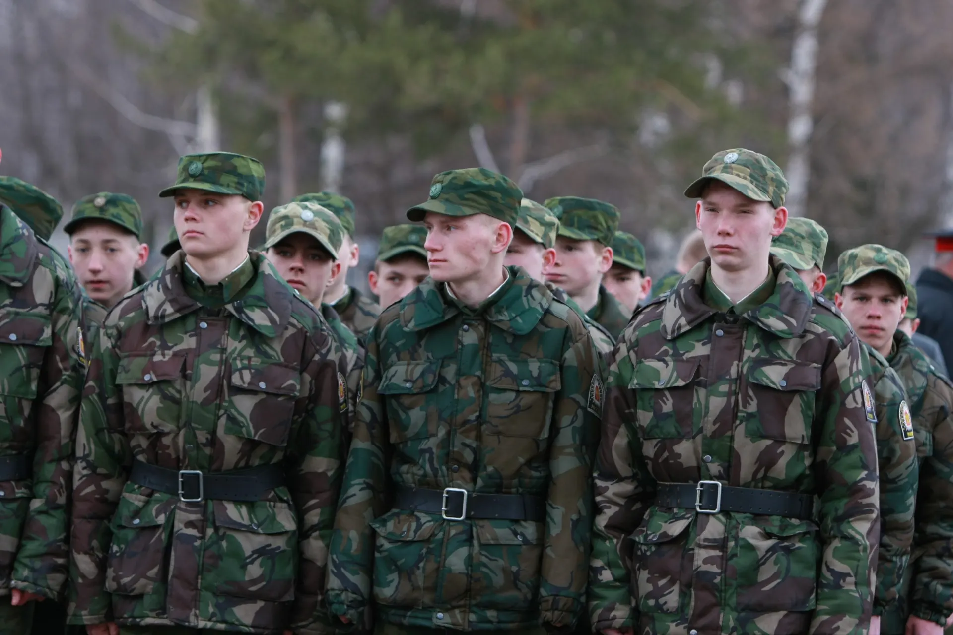 Юристы описывают случаи, когда оценки по ОБЖ/ОБЗР становятся основанием для призыва, усложняя замену военной службы и поднимая вопросы убеждений.