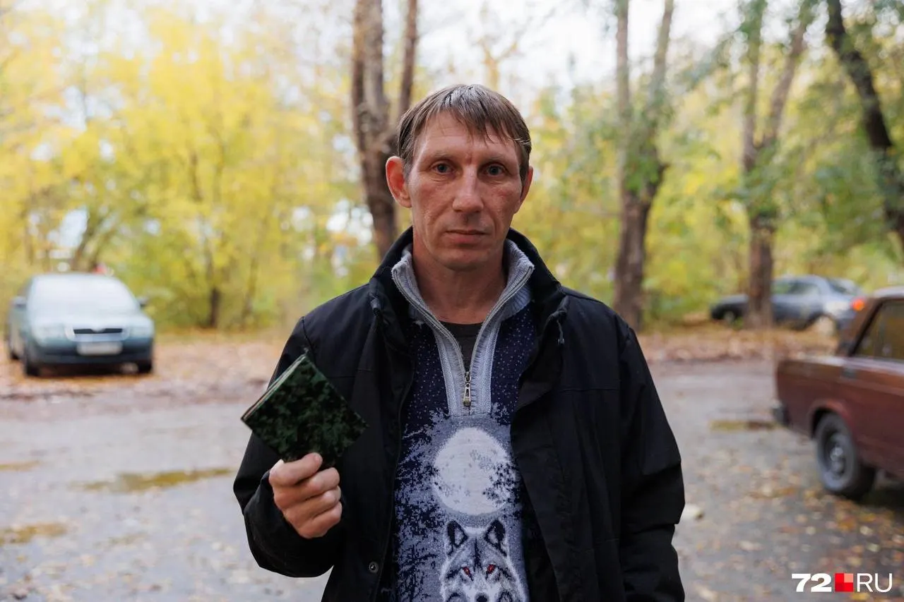 44-летний мужчина рассказал, как его увезли в военкомат после отказа служить, подписал документы и провёл три дня на территории военного комиссариата.