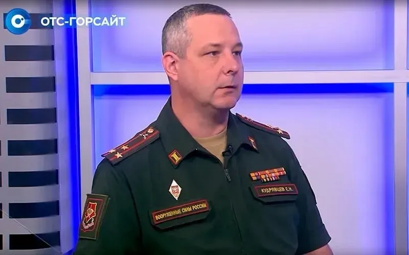 Гарнизонный суд прекратил уголовное производство против бывшего военного комиссара по халатности и назначил штраф. Рассматриваемые материалы освещают случаи задержек выплат и связанные с этим вопросы.