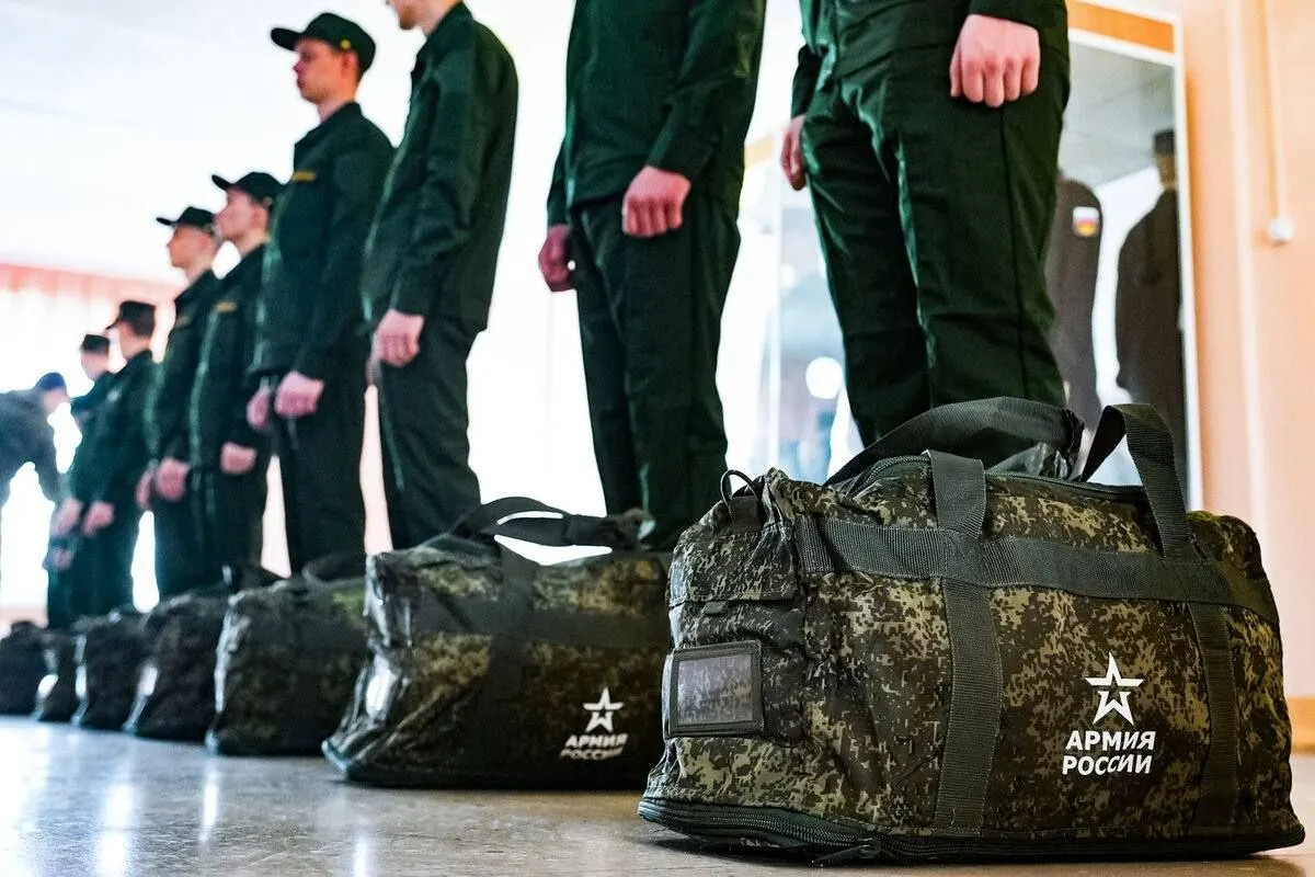 Военный комиссар региона сообщил, что призывники, направляющиеся по призыву, не будут отправляться на выполнение задач специальной военной операции; срок службы останется 12 месяцев.
